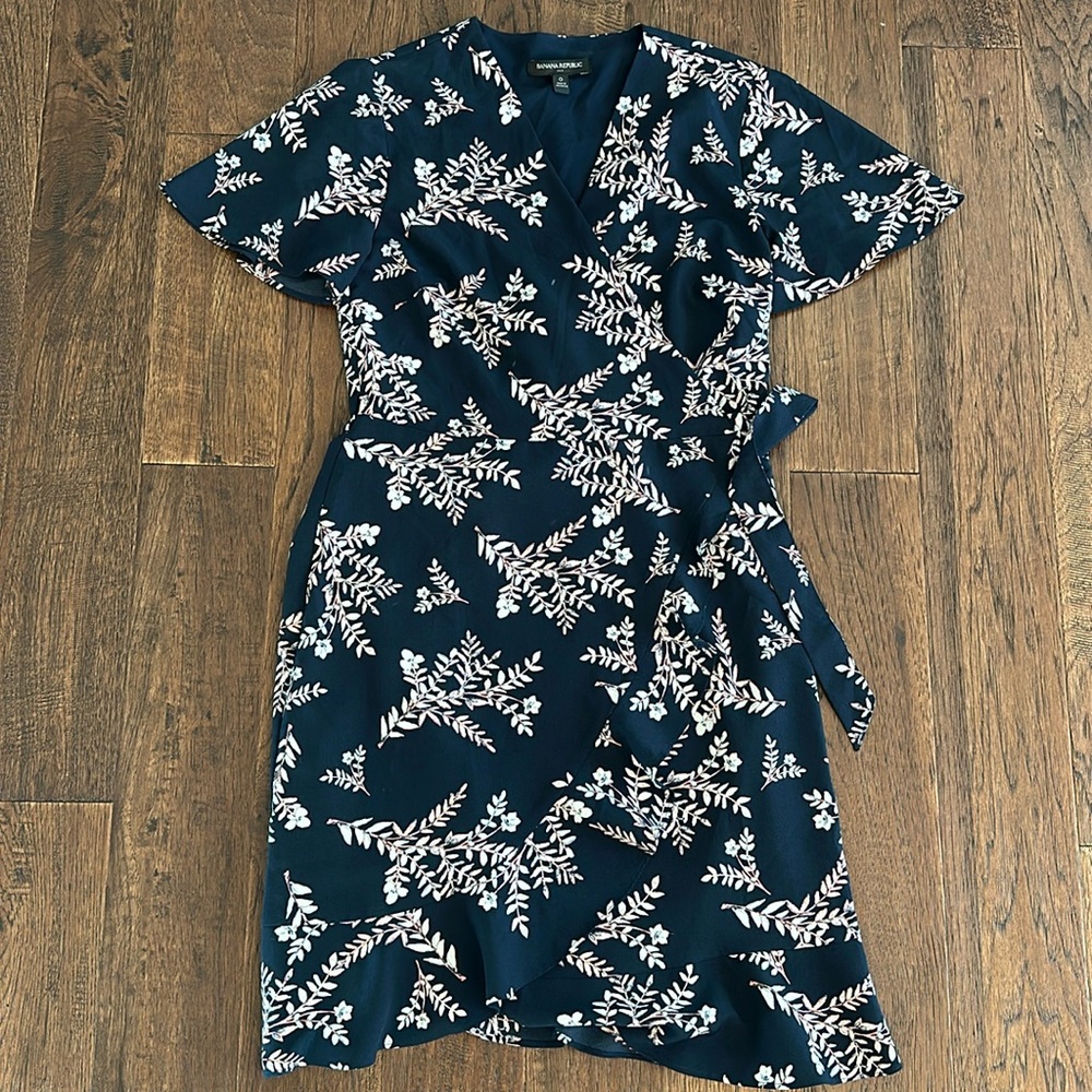 Banana Republic Floral Wrap Dress Womens Size 0